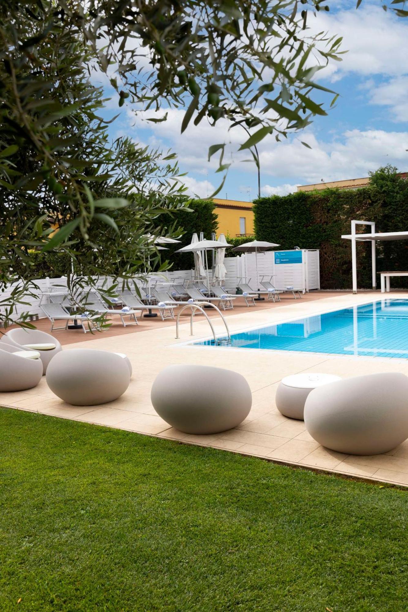 Best Western Hotel Rome Airport Fiumicino Exterior photo